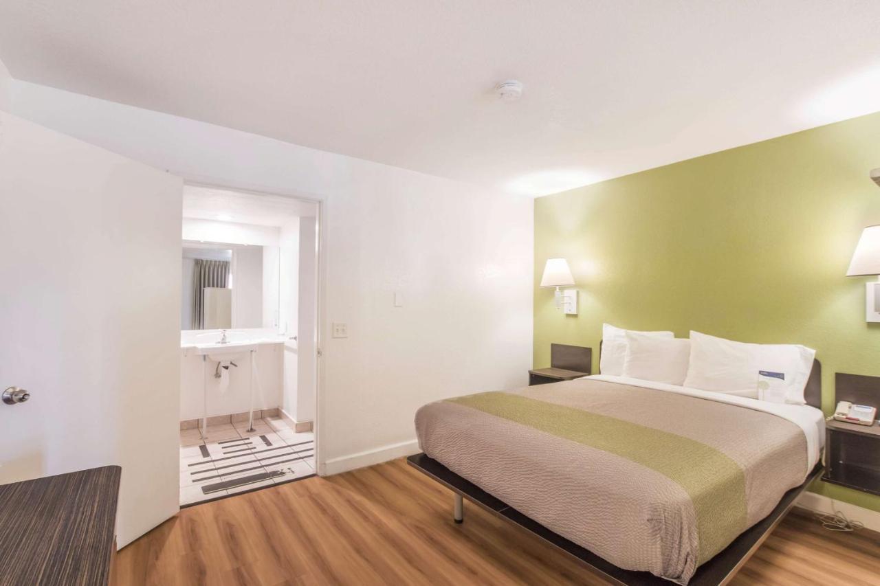 Motel 6 Hemet Buitenkant foto