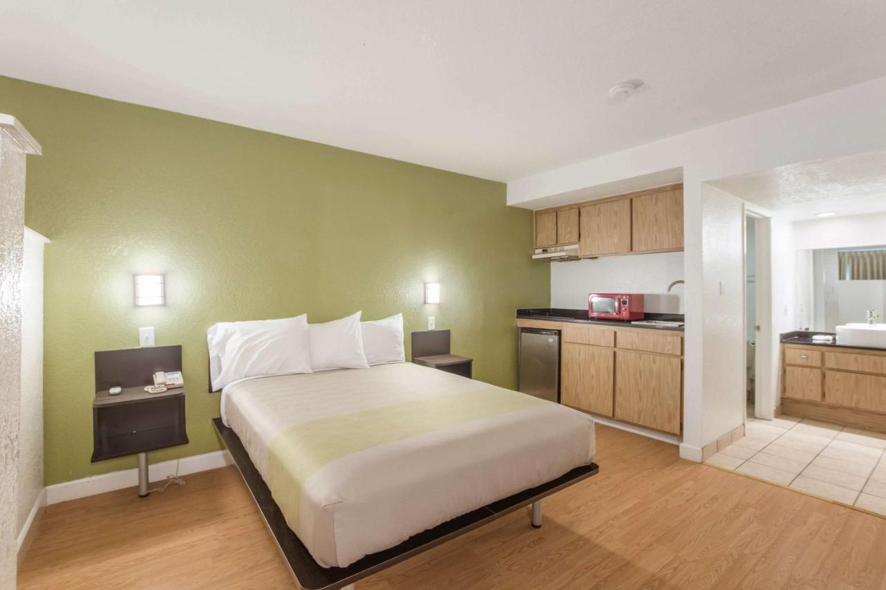 Motel 6 Hemet Buitenkant foto