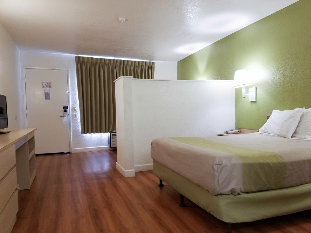 Motel 6 Hemet Buitenkant foto